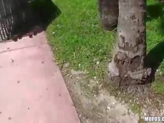 Ilk alkollü deneyim arasında maia davis