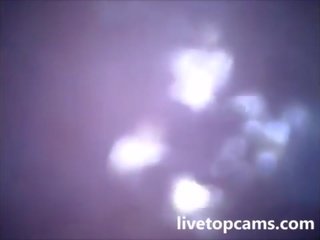 তরুণ নারী কামস শুট থেকে ভেতরের একটি ভোদা এ livetopcams pt1
